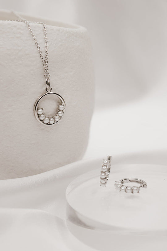 The Minimoon Necklace