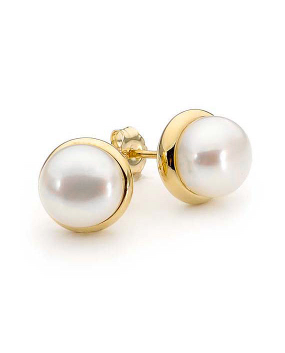 Timeless Freshwater Pearl Studs